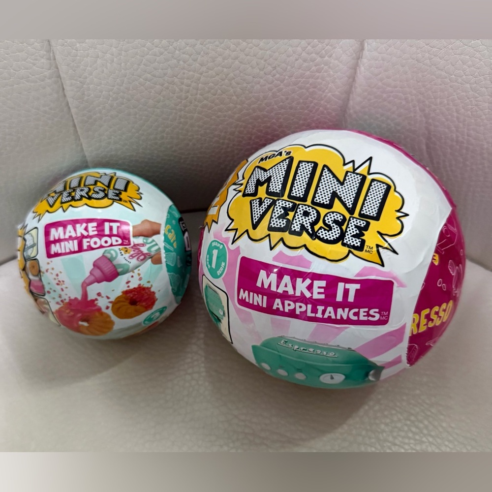 Lot of 2 Mini Verse mystery Toy Balls